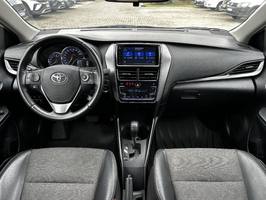 toyota yaris 1.5 16v flex xs connect multidrive 4p automatico 2023