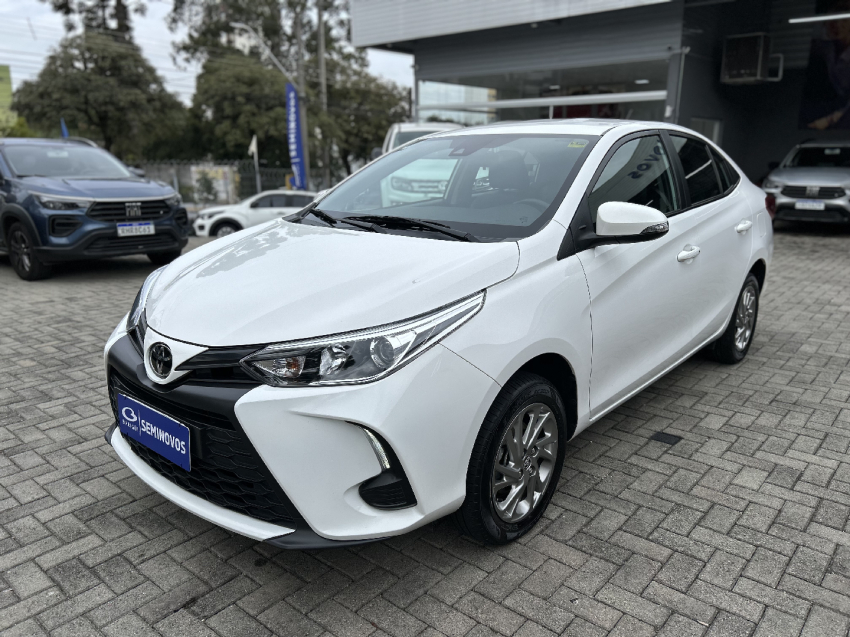 toyota yaris 1.5 16v flex xs connect multidrive 4p automatico 2023