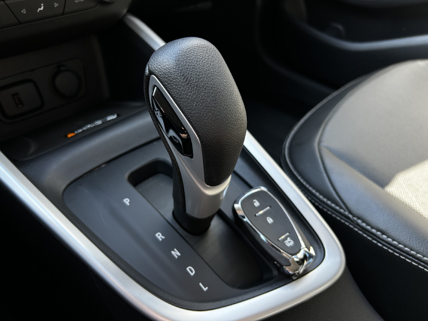 chevrolet onix 1.0 turbo flex plus premier automatico 4p 2025