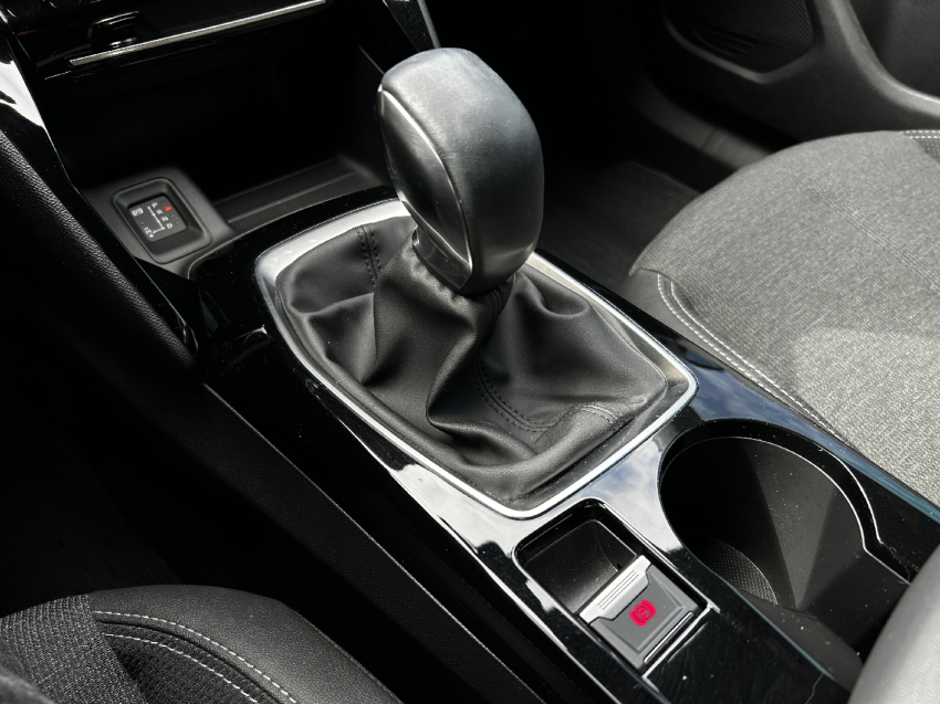 peugeot 2008 1.0 turbo 200 flex active cvt 4p automatico 2025