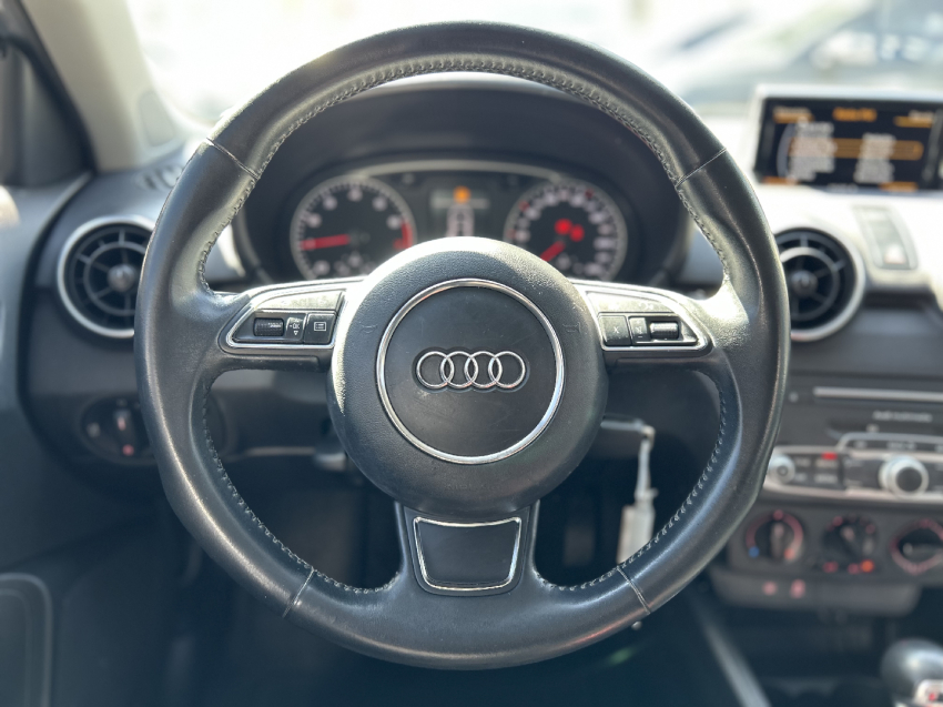 audi a1 1.4 tfsi sportback attraction 16v 122cv gasolina 4p s-tronic automatico 2016