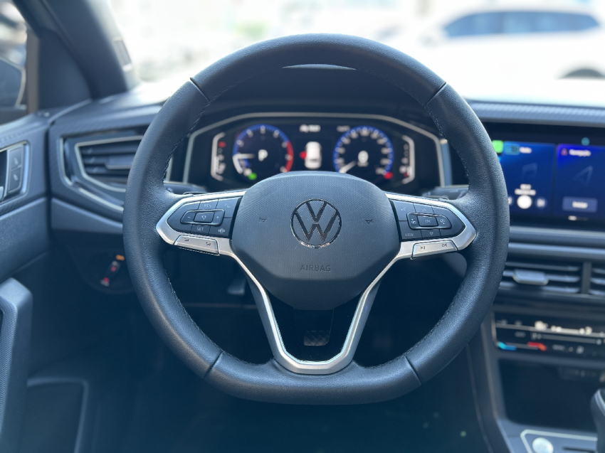 volkswagen nivus 1.0 200 tsi total flex highline automatico 4p 2025