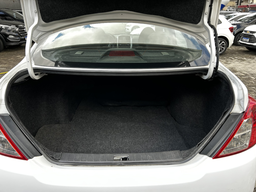 nissan versa 1.6 16v flex sv 4p xtronic automatico 2018