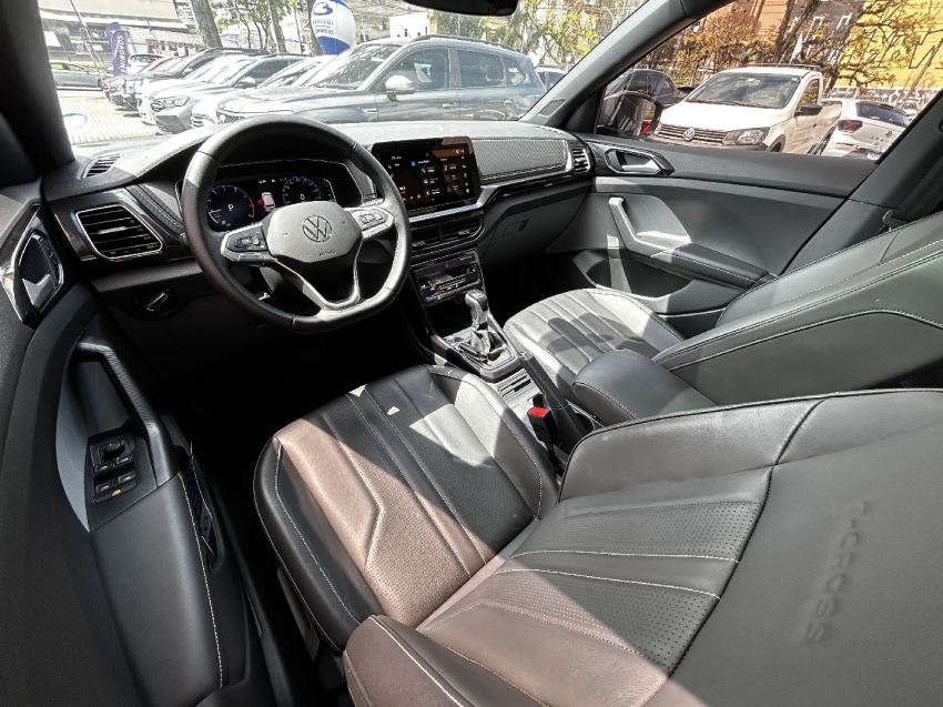 volkswagen t-cross 1.0 200 tsi total flex comfortline automatico 4p 2025