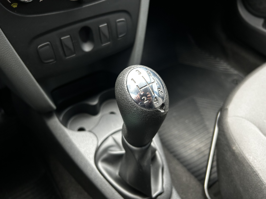 renault logan 1.6 expression 8v flex 4p manual 2015