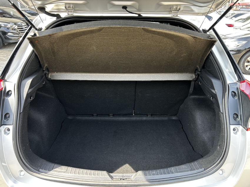 toyota yaris 1.5 16v flex xl plus connect multidrive 4p automatico 2020