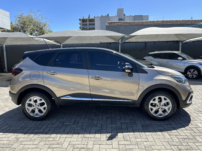 renault captur 1.3 tce flex zen x-tronic 4p automatico 2022