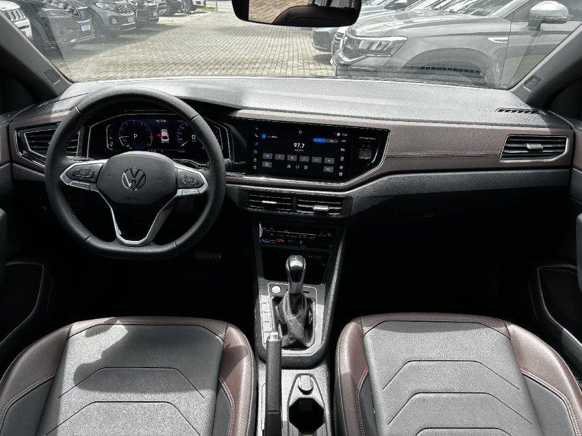 volkswagen virtus 1.0 200 tsi highline automatico flex 4p 2025
