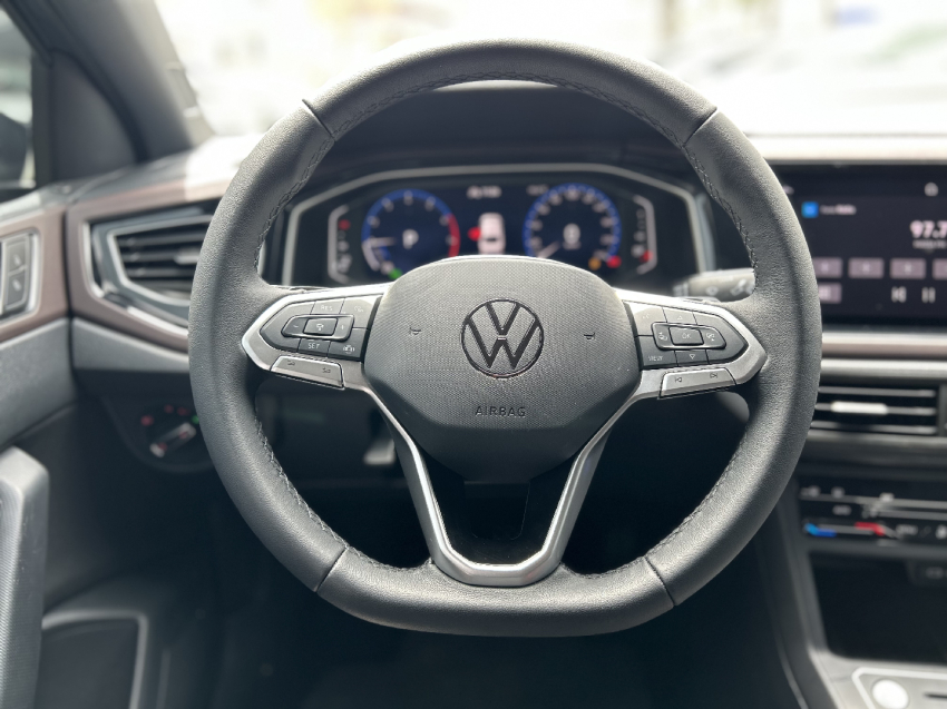 volkswagen virtus 1.0 200 tsi highline automatico flex 4p 2025