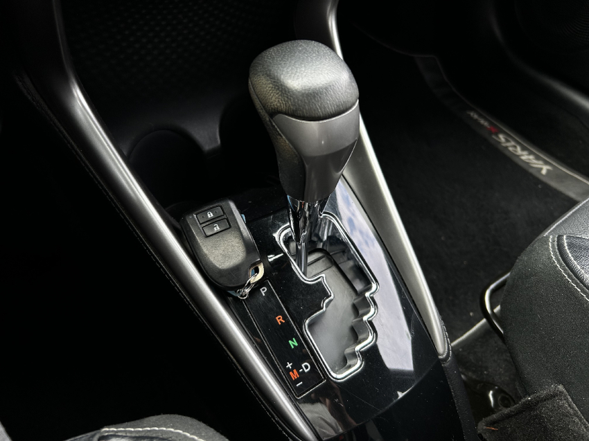 toyota yaris 1.5 16v flex x way multidrive 4p automatico 2020