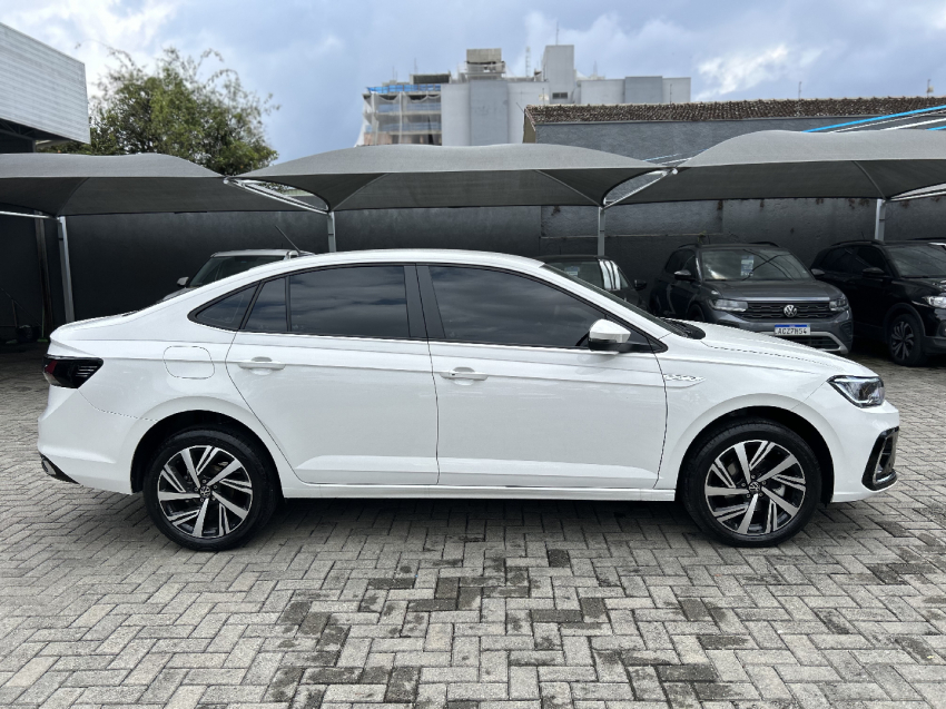 volkswagen virtus 1.0 200 tsi highline automatico flex 4p 2025