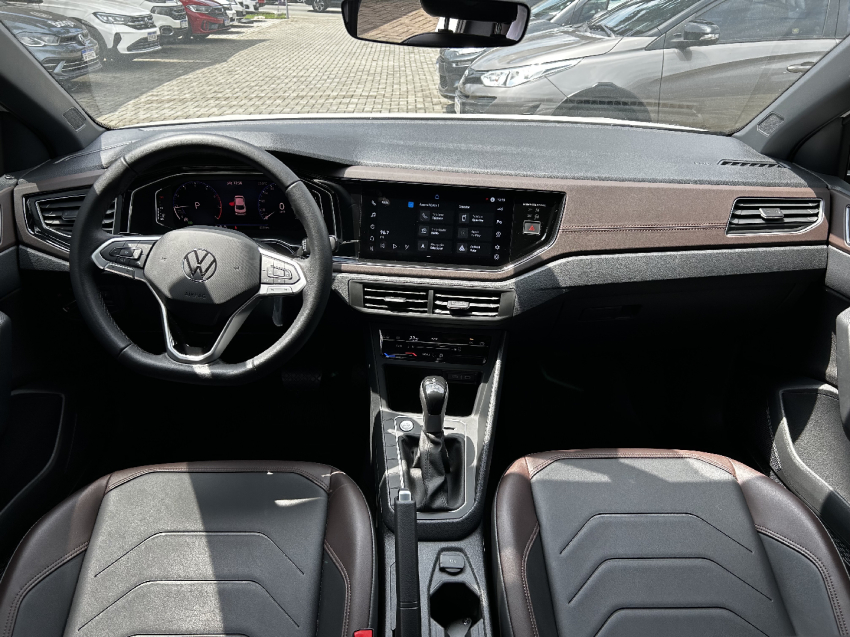 volkswagen virtus 1.0 200 tsi highline automatico flex 4p 2025