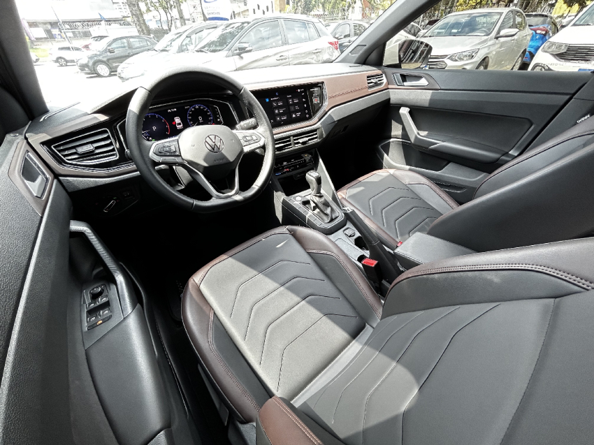 volkswagen virtus 1.0 200 tsi highline automatico flex 4p 2025