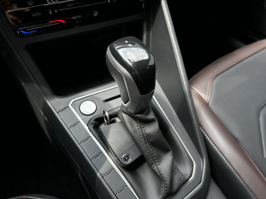 volkswagen virtus 1.0 200 tsi highline automatico flex 4p 2025