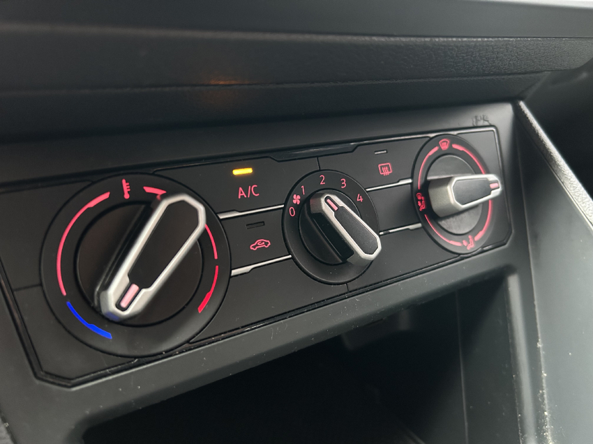 volkswagen nivus 1.0 200 tsi total flex comfortline automatico 4p 202114