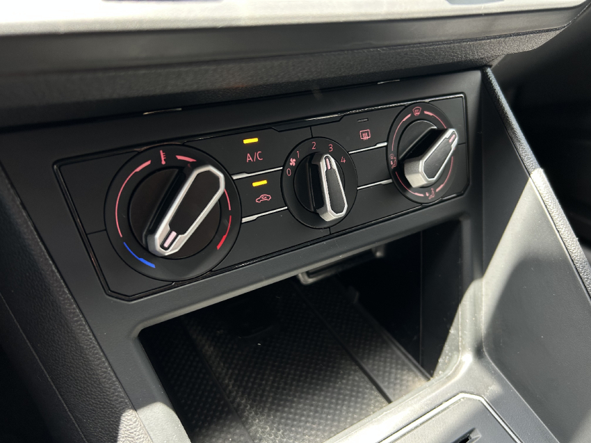 volkswagen nivus 1.0 200 tsi total flex comfortline automatico 4p 202414