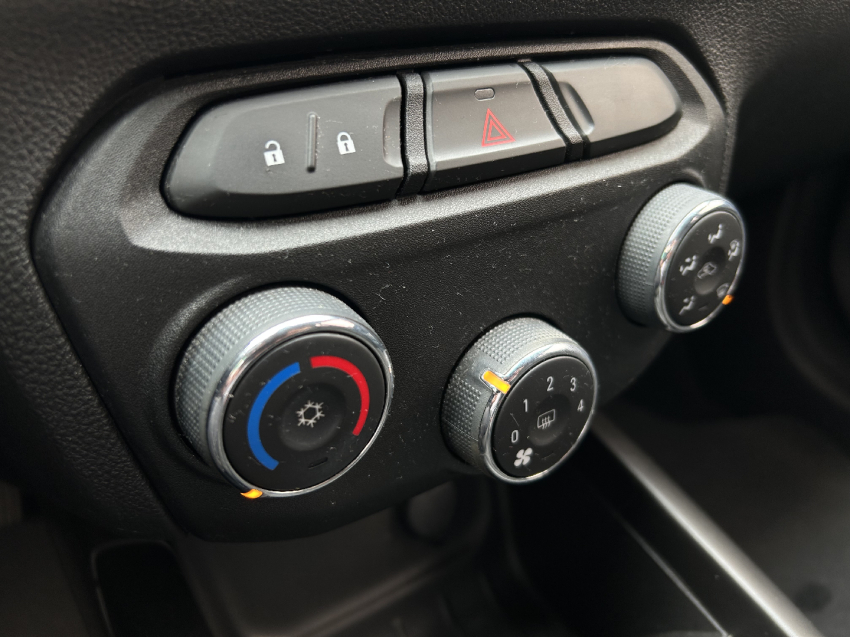 chevrolet onix 1.0 mpfi lt 8v flex 4p manual 201714