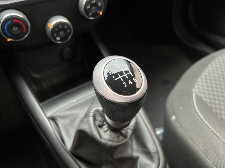 chevrolet onix 1.0 mpfi lt 8v flex 4p manual 201715