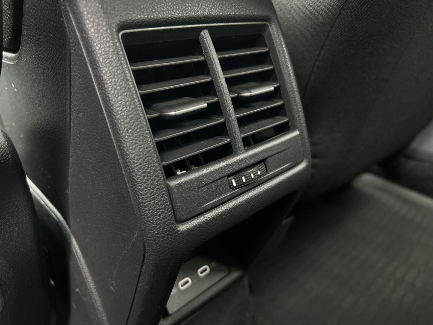 volkswagen nivus 1.0 200 tsi total flex comfortline automatico 4p 202316