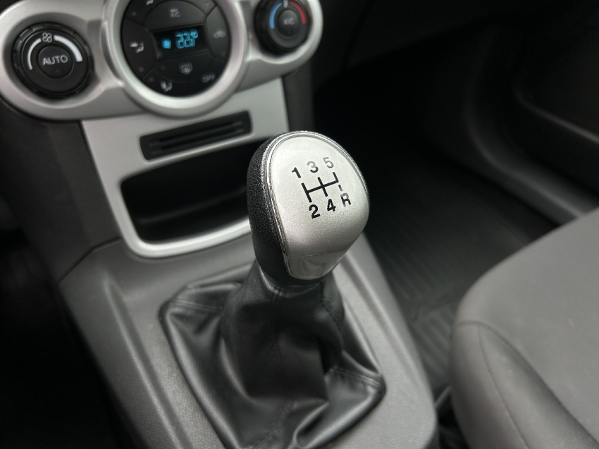 ford fiesta 1.6 se hatch 16v flex 4p manual 201715