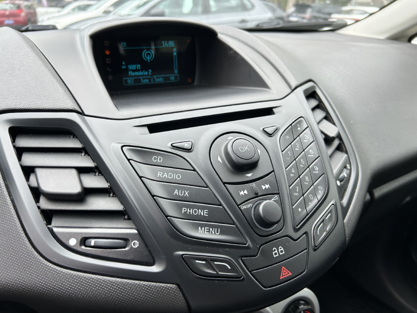 ford fiesta 1.6 se hatch 16v flex 4p manual 201713