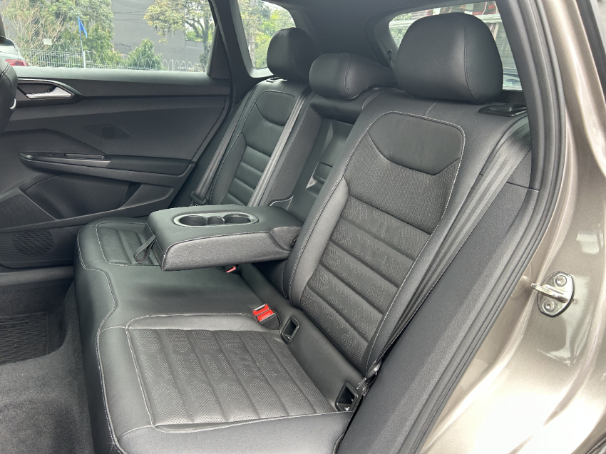 volkswagen taos 1.4 250 tsi total flex highline automatico 4p 202317