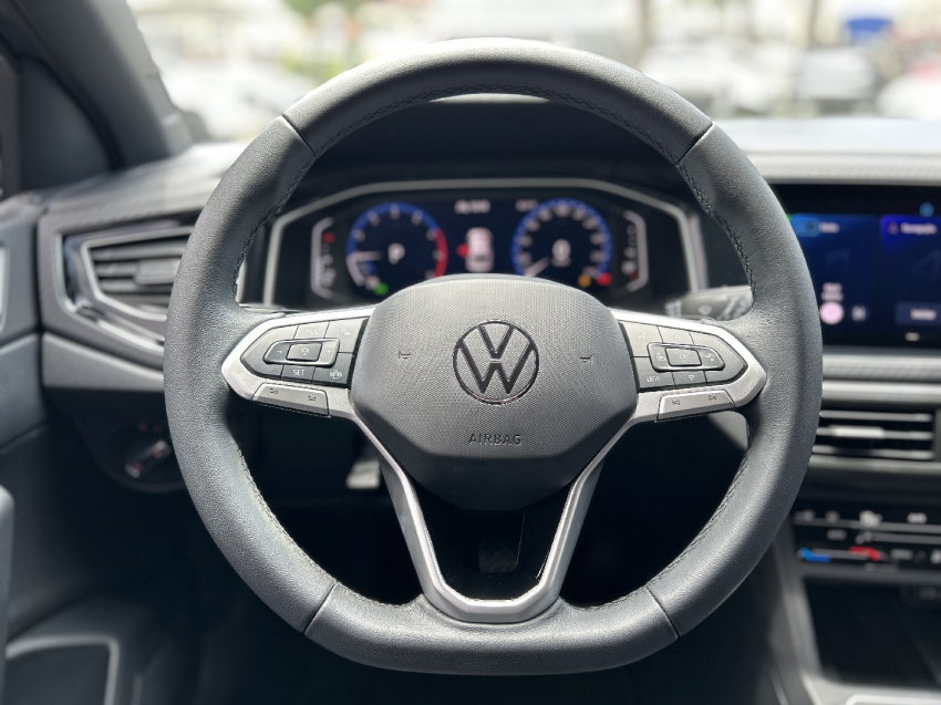 volkswagen nivus 1.0 200 tsi total flex highline automatico 4p 202511