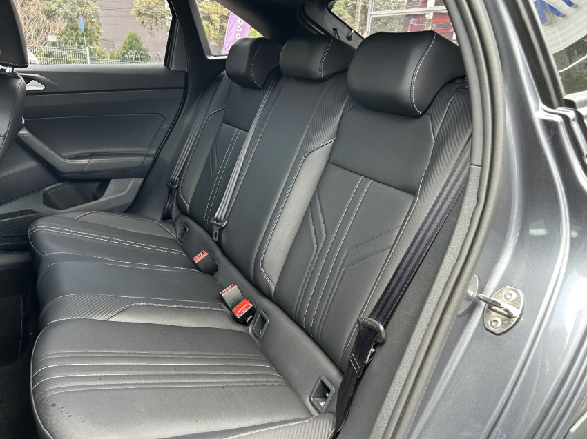 volkswagen nivus 1.0 200 tsi total flex highline automatico 4p 202516