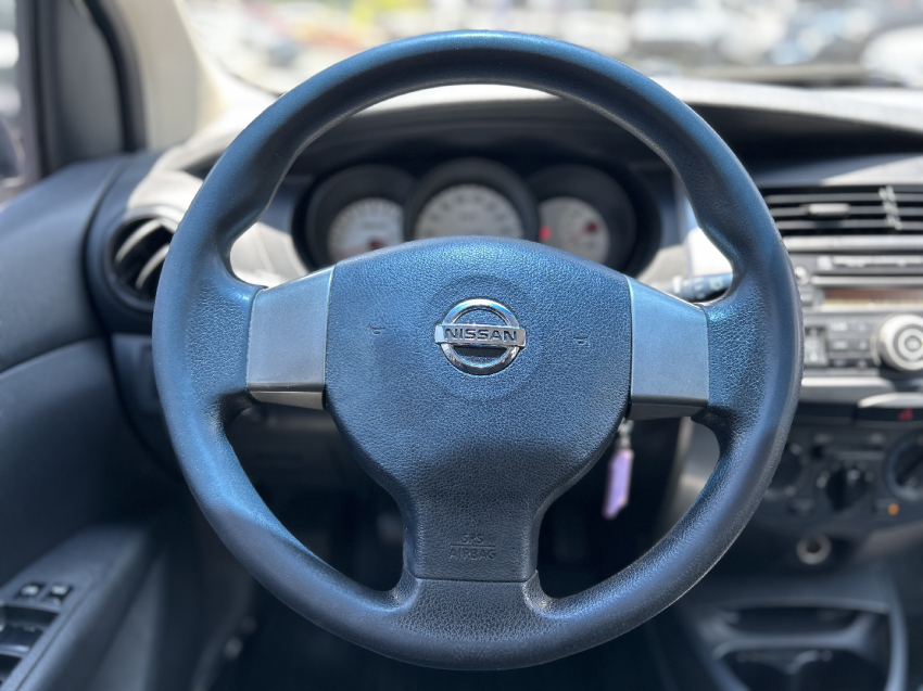 nissan livina 1.6 16v flex 4p manual 201411