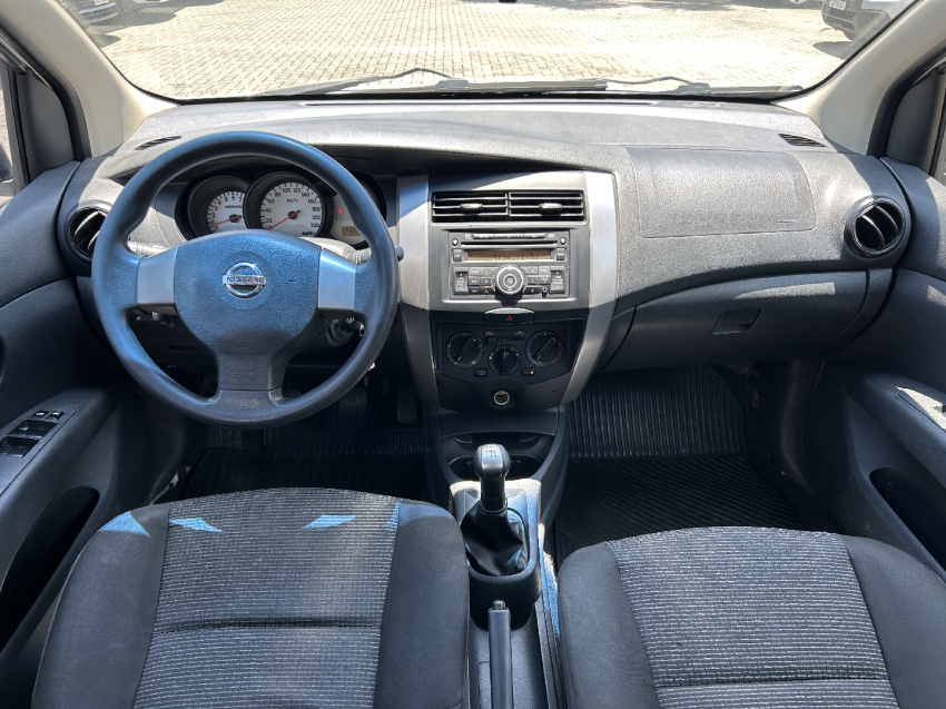 nissan livina 1.6 16v flex 4p manual 201410