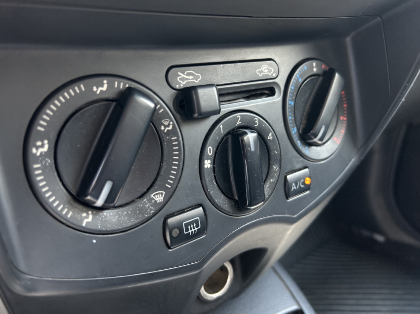 nissan livina 1.6 16v flex 4p manual 201414