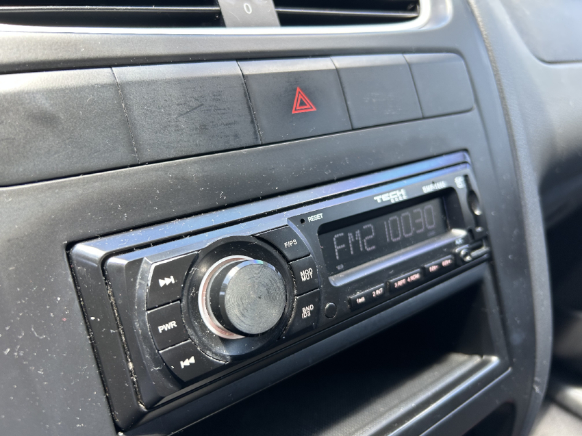 volkswagen fox 1.0 mi 8v flex 4p manual 201314