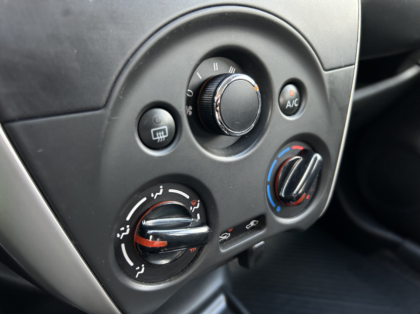 nissan versa 1.6 16v flexstart sv 4p xtronic flex automatico 202014