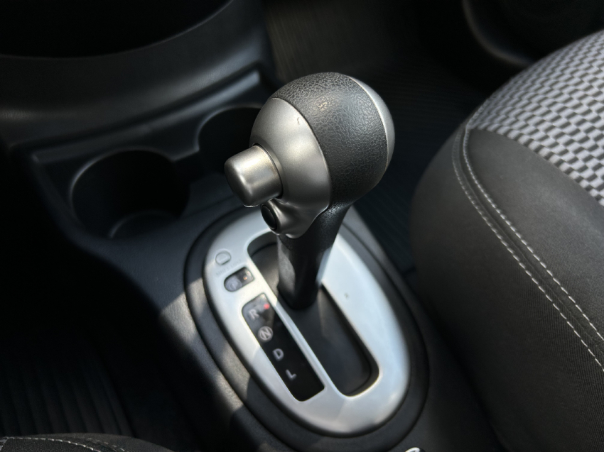 nissan versa 1.6 16v flexstart sv 4p xtronic flex automatico 202015