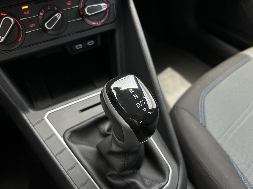 volkswagen nivus 1.0 200 tsi total flex comfortline automatico 4p 202415