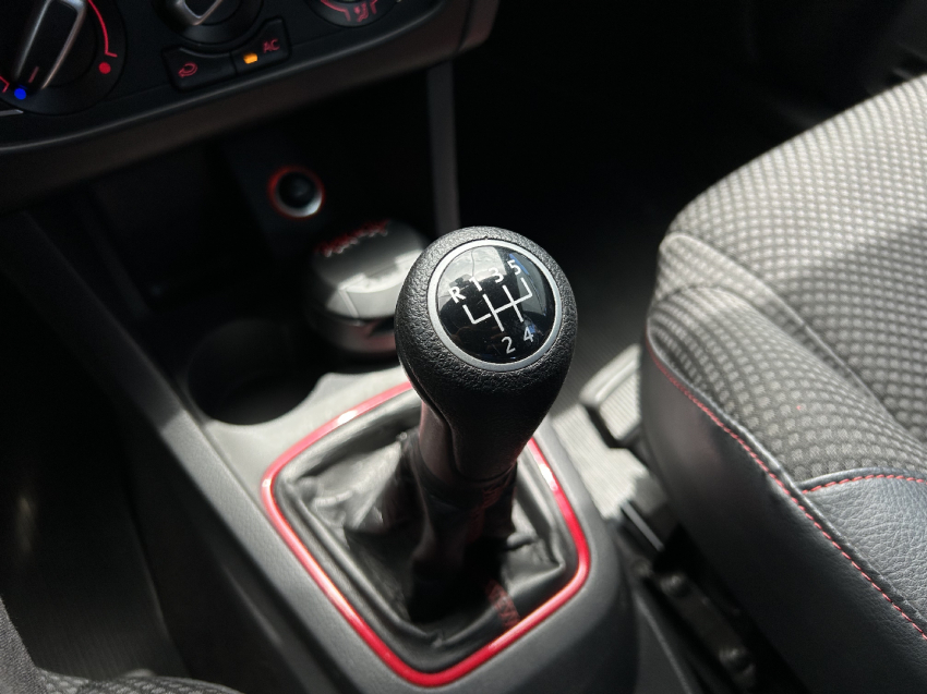 volkswagen fox 1.6 mi rock in rio 8v flex 4p manual 201415