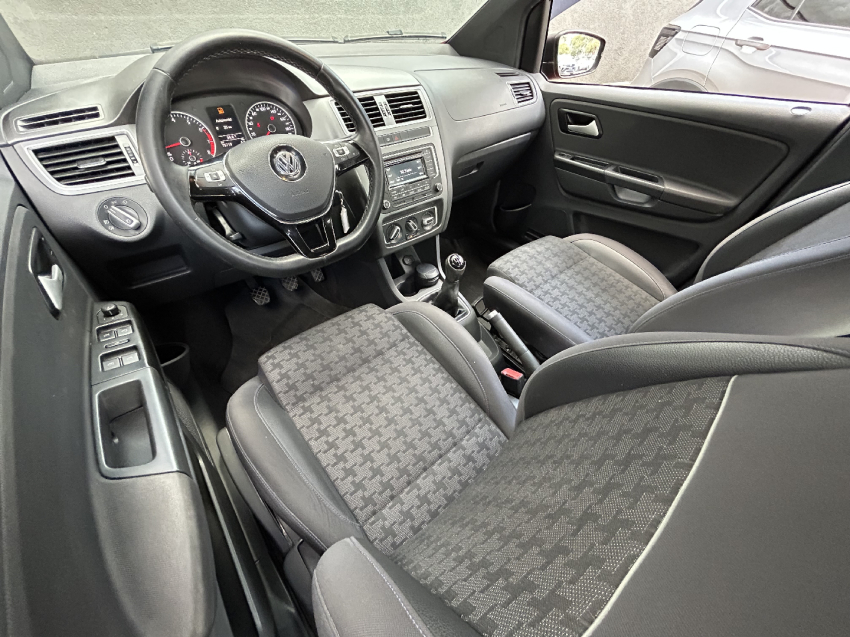 volkswagen fox 1.0 mpi track 12v flex 4p manual 20179