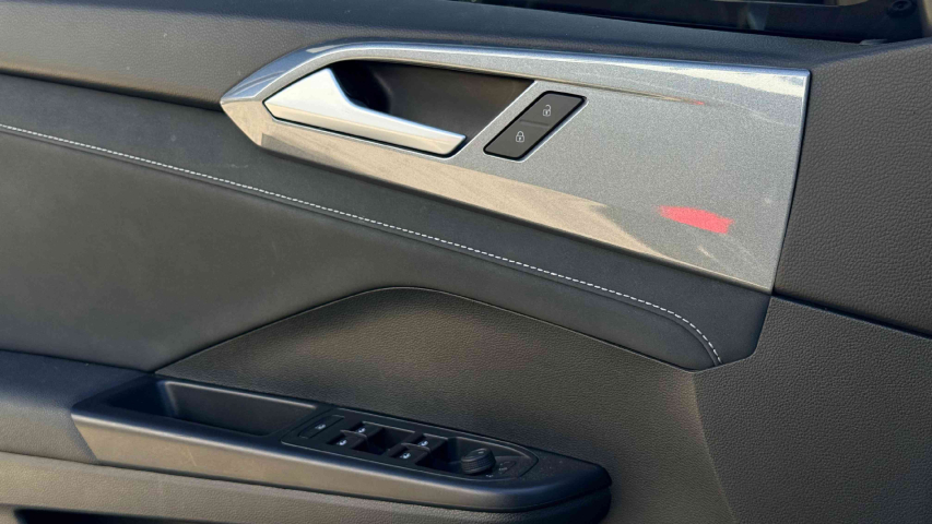 volkswagen taos 1.4 250 tsi total flex highline automatico 4p 202417