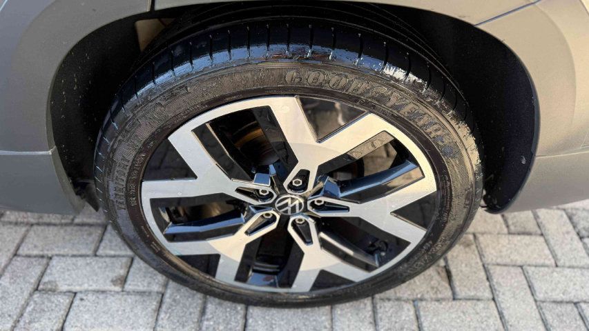 volkswagen taos 1.4 250 tsi total flex highline automatico 4p 20249