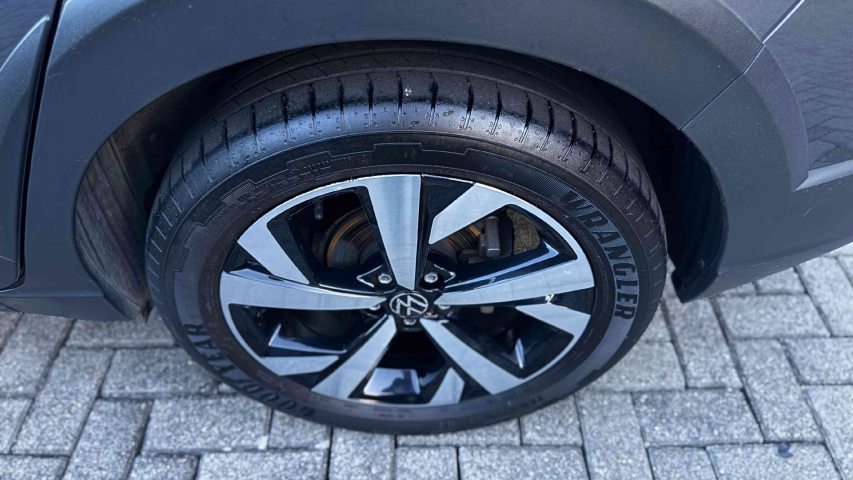 volkswagen nivus 1.0 200 tsi total flex highline automatico 4p 202418