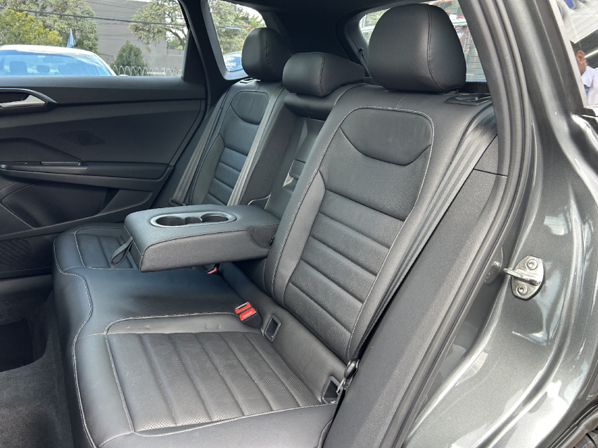 volkswagen taos 1.4 250 tsi total flex highline automatico 4p 202418