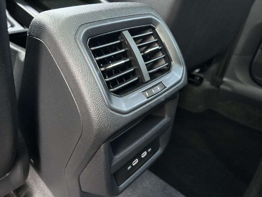 volkswagen taos 1.4 250 tsi total flex highline automatico 4p 202417