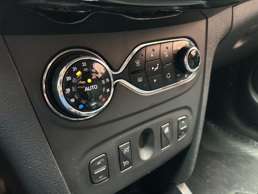 renault sandero 1.6 stepway 8v flex 4p automatizado semiautomatico 201514