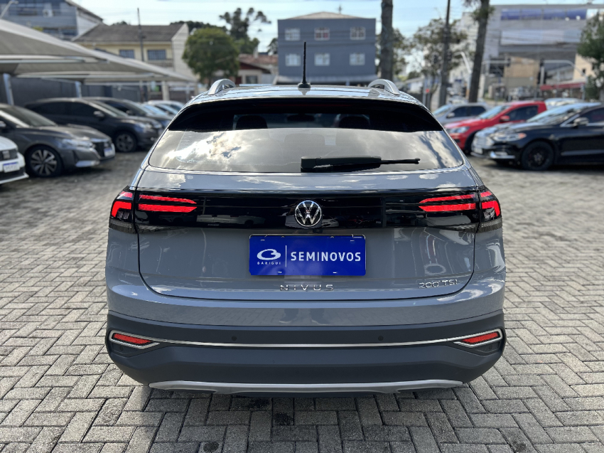 volkswagen nivus 1.0 200 tsi total flex highline automatico 4p 20215