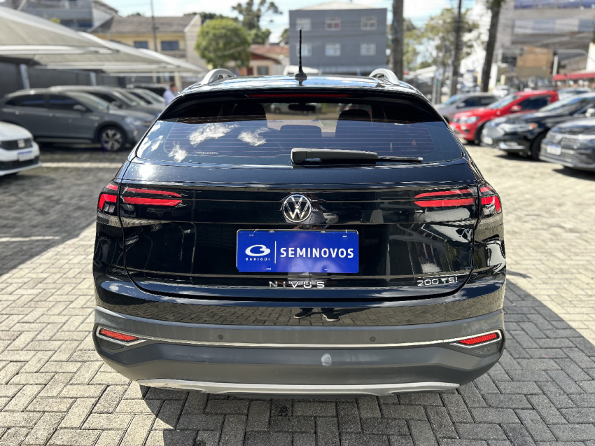 volkswagen nivus 1.0 200 tsi total flex highline automatico 4p 20215