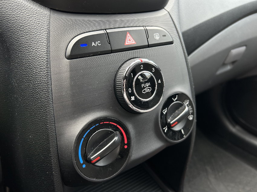 hyundai hb20s 1.6 comfort plus 16v flex 4p manual 201513