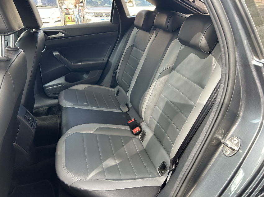 volkswagen nivus 1.0 200 tsi total flex highline automatico 4p 202317