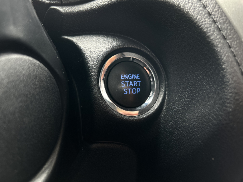toyota yaris 1.5 16v flex xl plus connect multidrive 4p automatico 202116