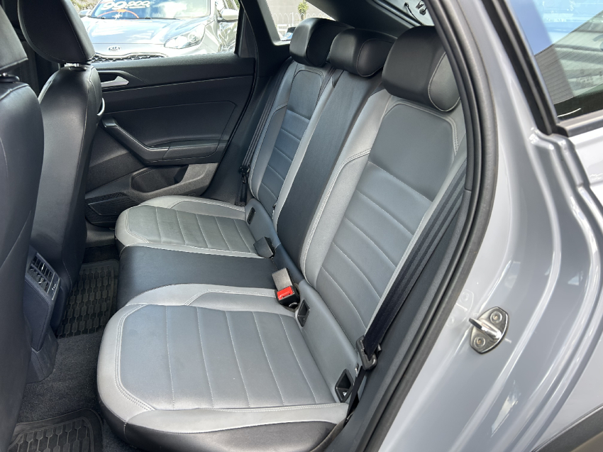 volkswagen nivus 1.0 200 tsi total flex highline automatico 4p 202317