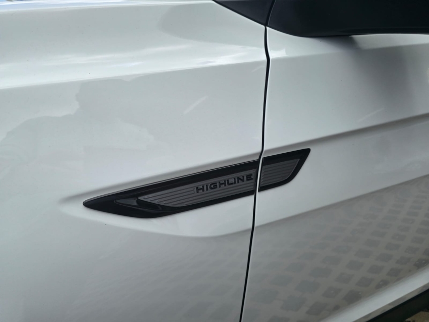 VOLKSWAGEN T-CROSS 1.4 250 TSI TOTAL FLEX HIGHLINE AUTOMATICO 2023